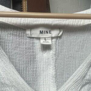 White blouse size large but fits like a small